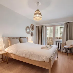  Appartement Beautiful Spacious 100m From The With 2 Terraces & Private Garage Box Belgique