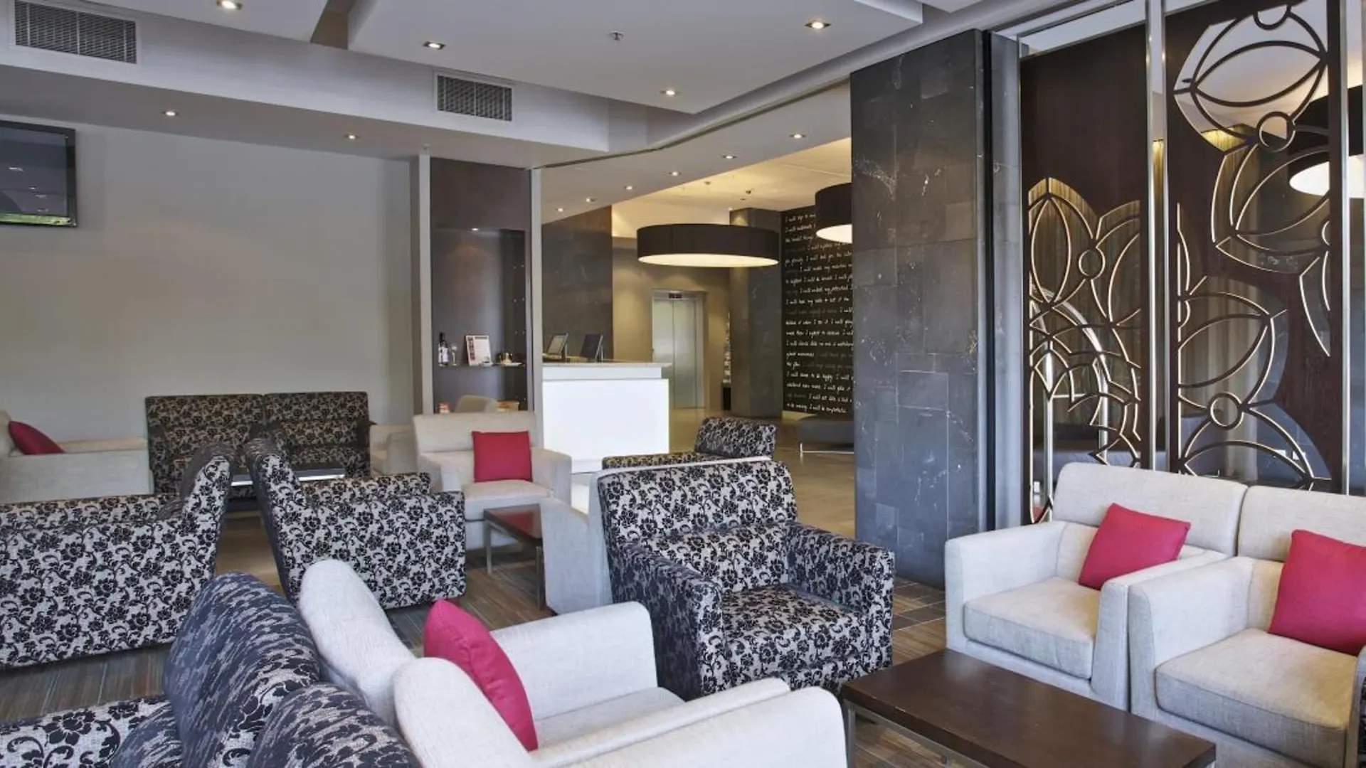 Mantra Hindmarsh Square Hotel Adelaide