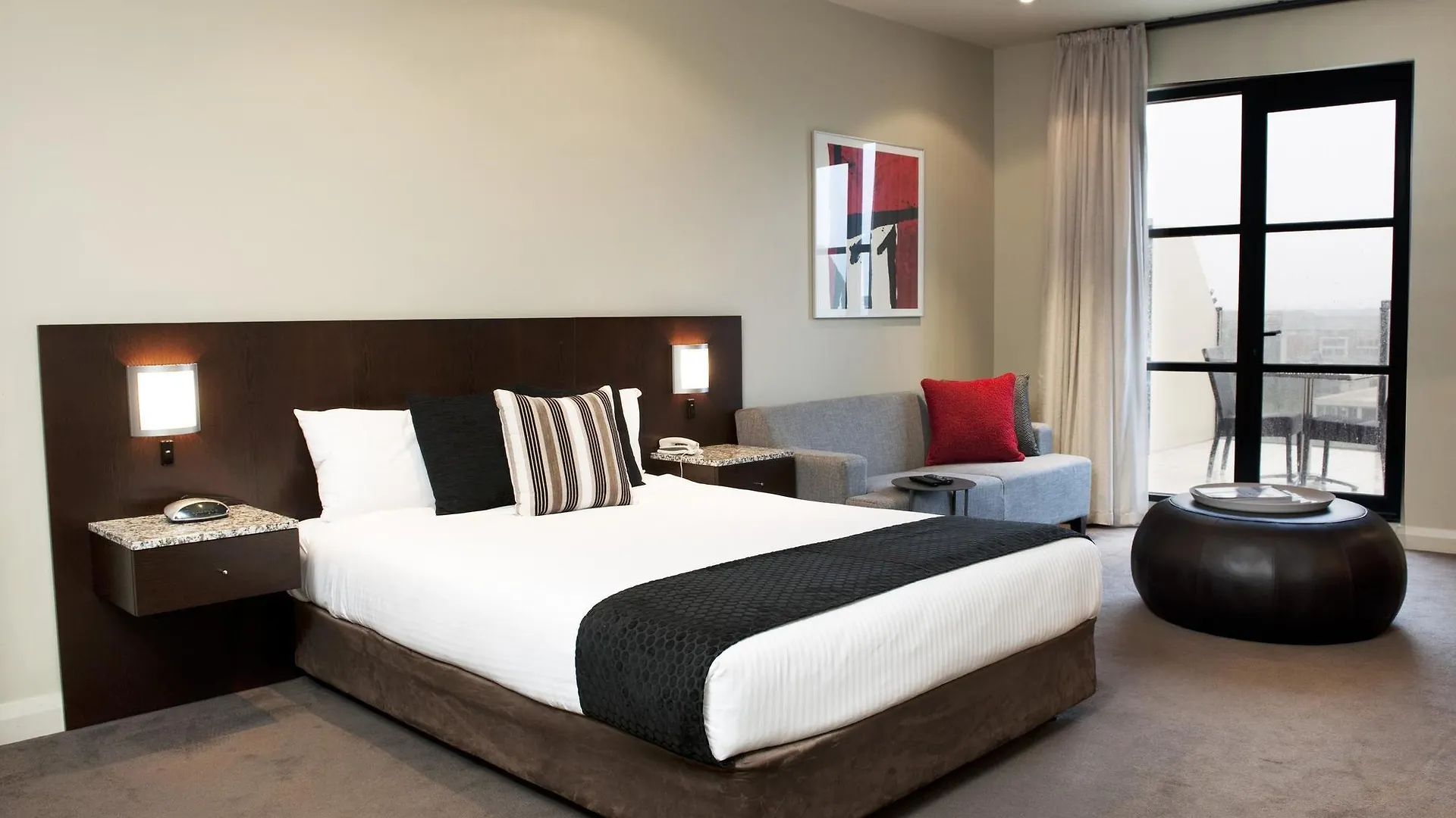 Mantra Hindmarsh Square Hotel Adelaide
