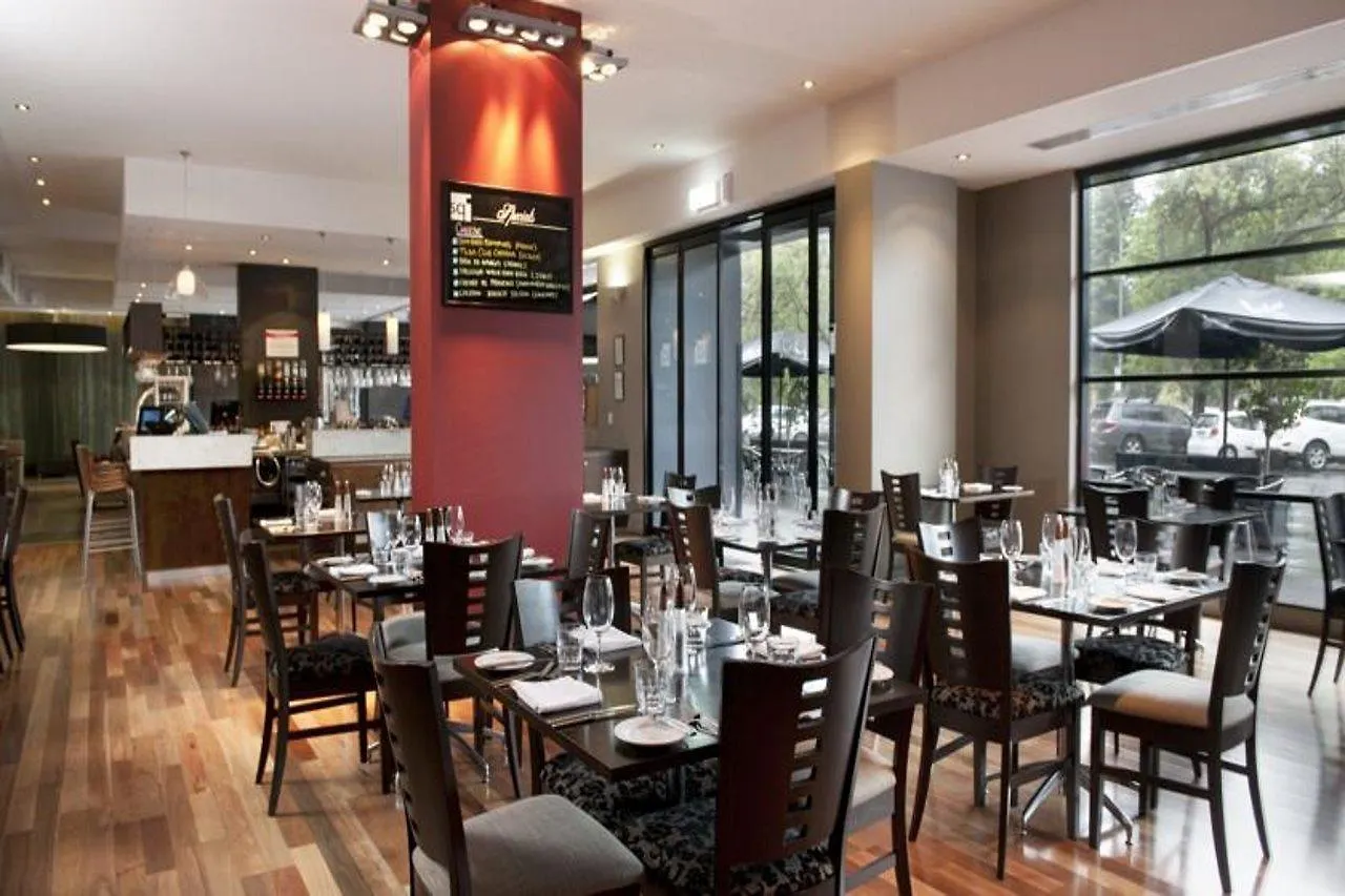 Hotel Mantra Hindmarsh Square Adelaide 4*,